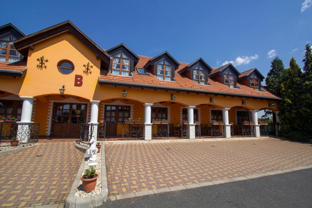 Radics Panzió étterem és Pihenő Központ *